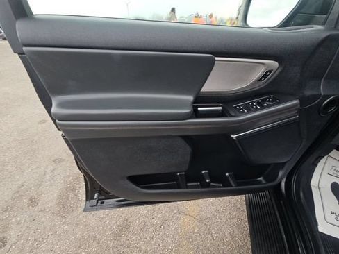 Used 2025 Ford Expedition Active AWD/4WD image 12