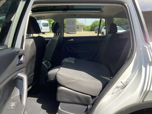 Used 2023 Volkswagen Tiguan SE w/ Panoramic Sunroof Package AWD/4WD image 25