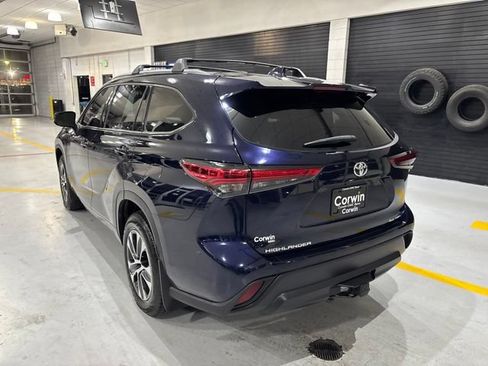 Used 2020 Toyota Highlander XLE AWD/4WD image 6