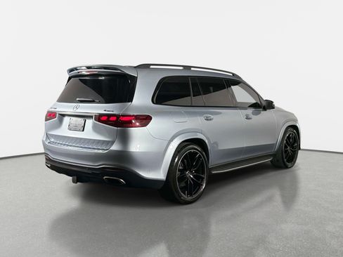 Used 2025 Mercedes-Benz GLS 580 4MATIC image 3