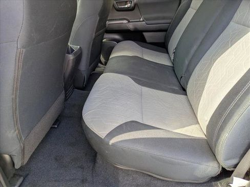 Used 2022 Toyota Tacoma TRD Sport image 14