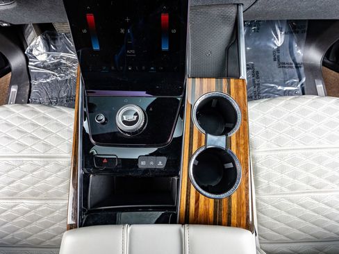 Used 2025 Cadillac Escalade Sport Platinum image 28