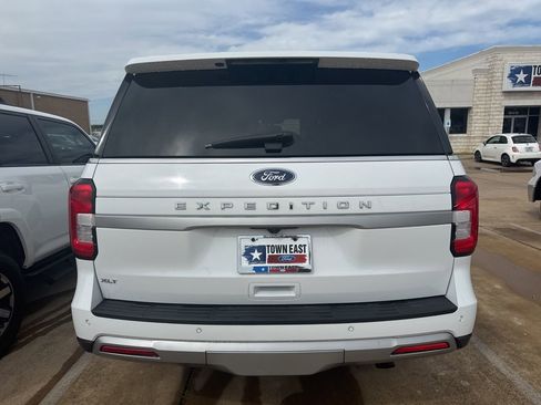 Used 2024 Ford Expedition XLT image 6