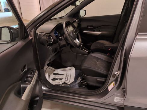 Used 2020 Nissan Kicks SV image 17