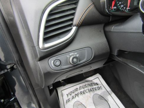 Used 2022 Chevrolet Trax LT w/ Sport Edition AWD/4WD image 14