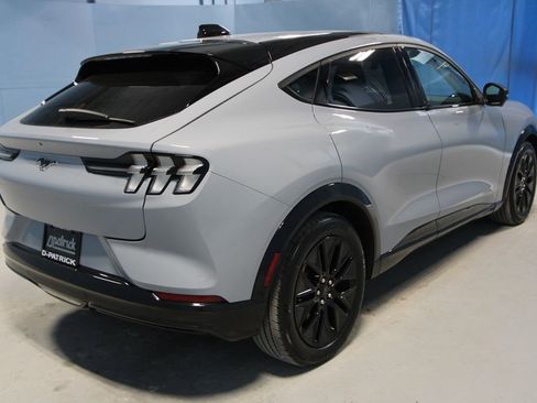 Used 2025 Ford Mustang Mach-E Premium w/ Sport Appearance Package AWD/4WD image 31