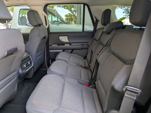 Certified 2025 Ford Expedition Active AWD/4WD image 16