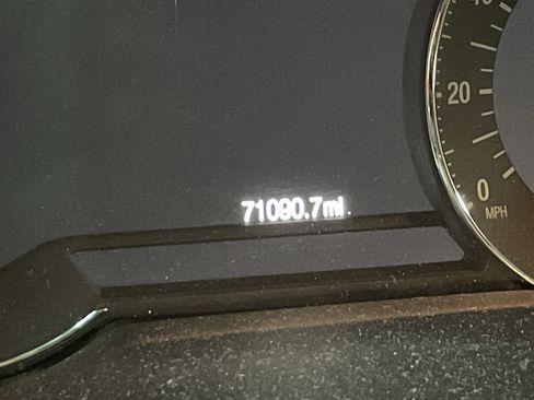 Used 2017 Ford Explorer Platinum image 8