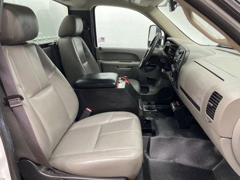 Used 2014 Chevrolet Silverado 3500 W/T image 29