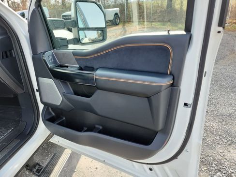 Used 2024 Ford F350 Platinum w/ FX4 Off-Road Package image 22