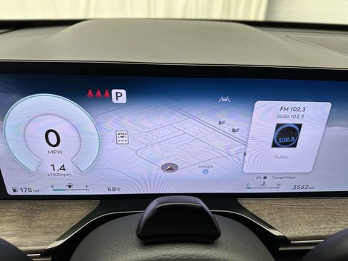 Certified 2025 Genesis GV80 2.5T Select AWD/4WD image 15