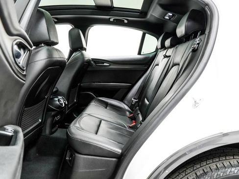 Used 2022 Alfa Romeo Stelvio Ti AWD/4WD image 15