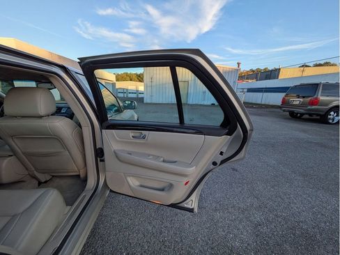 Used 2008 Cadillac DTS image 21