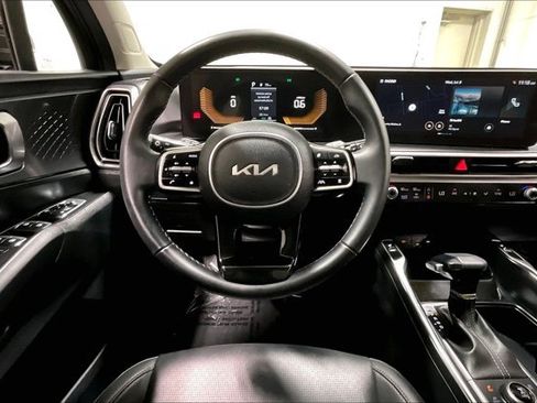 Used 2024 Kia Sorento S w/ Panoramic Sunroof Package AWD/4WD image 5