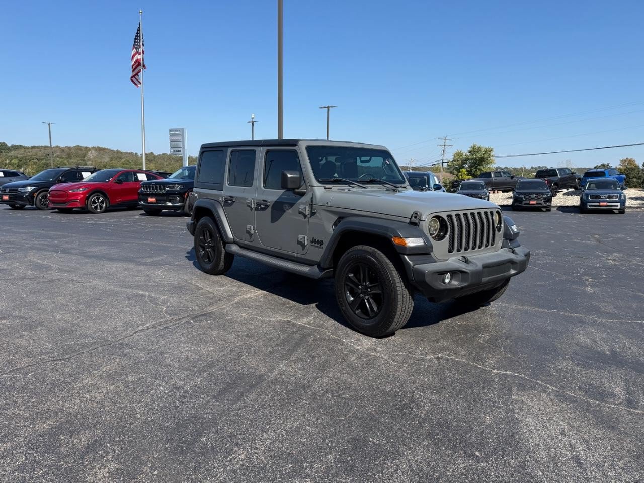 Used 2019 Jeep Wrangler Unlimited Sport AWD/4WD image 3