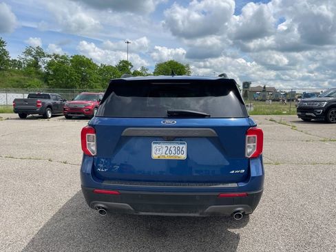 Used 2022 Ford Explorer XLT w/ Equipment Group 202A AWD/4WD image 7