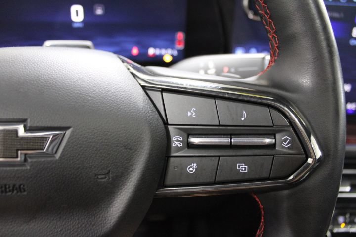 Used 2025 Chevrolet Traverse RS AWD/4WD image 42