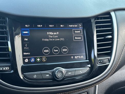 Used 2021 Chevrolet Trax LT w/ LT Convenience Package FWD image 21