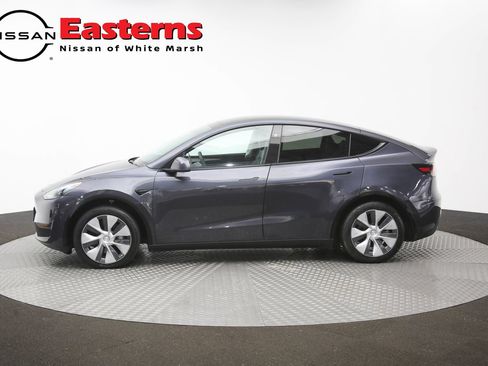 Used 2024 Tesla Model Y 2WD image 49