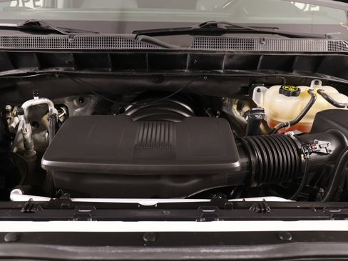 Used 2023 Chevrolet Silverado 1500 LT w/ Z71 Off-Road Package AWD/4WD image 19