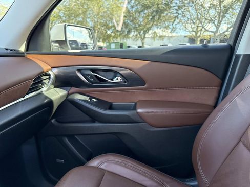 Used 2021 Chevrolet Traverse High Country image 23