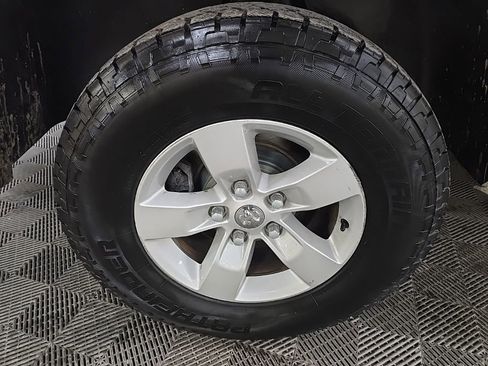 Used 2016 RAM 1500 Tradesman w/ Chrome Appearance Group AWD/4WD image 13