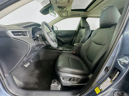 Used 2026 Toyota Corolla Cross XLE w/ Convenience Package FWD image 13