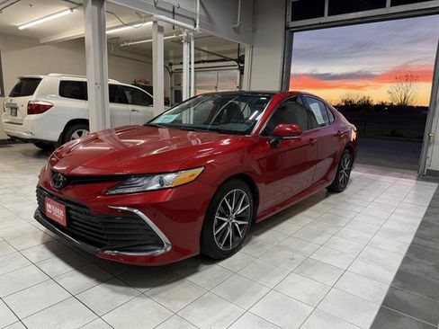 Used 2023 Toyota Camry XLE image 1