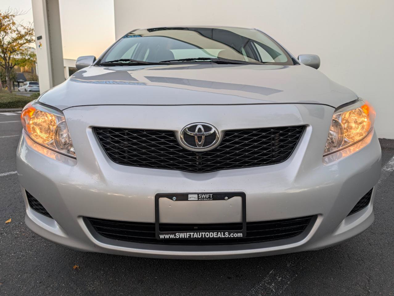 Used 2010 Toyota Corolla LE w/ LE EVP Pkg #1 FWD image 2