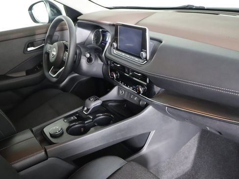 Used 2023 Nissan Rogue SV image 25