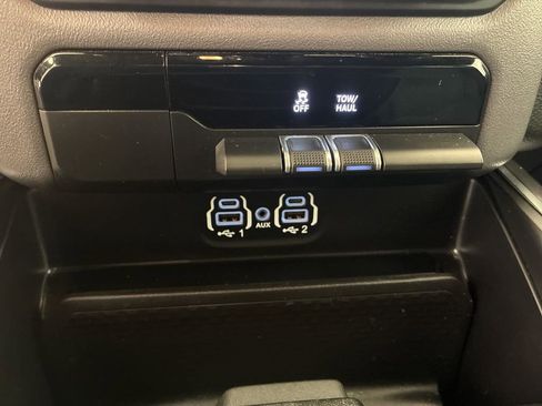 Used 2024 RAM 1500 Big Horn AWD/4WD image 21