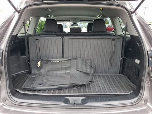 Used 2018 Toyota Highlander LE w/ Protection Package #3 AWD/4WD image 27