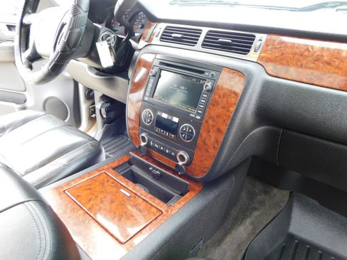 Used 2007 Chevrolet Tahoe LTZ w/ LTZ Preferred Equipment Group image 11