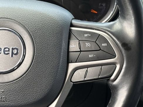 Used 2020 Jeep Grand Cherokee Altitude RWD image 15