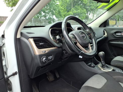Used 2014 Jeep Cherokee Latitude AWD/4WD image 14