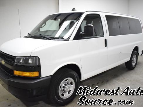 Used 2018 Chevrolet Express 2500 LS w/ Driver Convenience Package RWD image 1