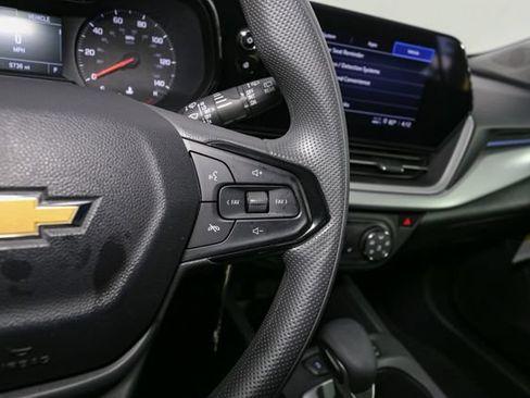 Used 2025 Chevrolet Trax LS w/ LS Convenience Package FWD image 28