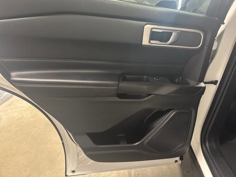 Used 2020 Ford Explorer XLT w/ Equipment Group 202A AWD/4WD image 13
