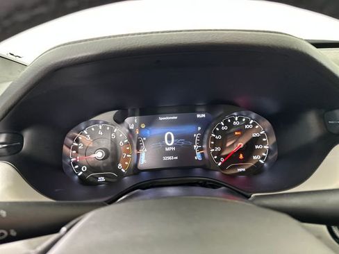 Used 2024 Jeep Compass Limited image 17