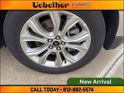 Used 2024 Ford Edge Titanium image 12