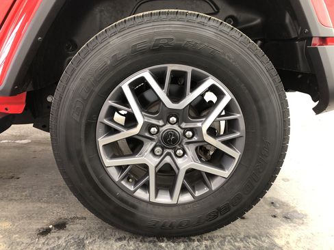 Certified 2024 Jeep Wrangler Sahara w/ Technology Group AWD/4WD image 28