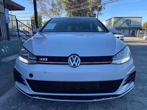 Used 2018 Volkswagen GTI SE FWD image 2