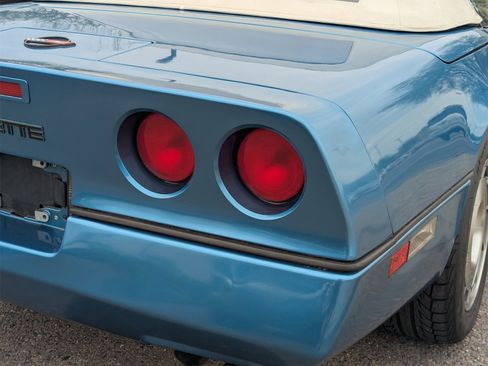 Used 1987 Chevrolet Corvette Base image 7