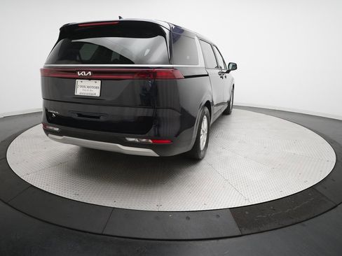 Certified 2024 Kia Carnival LX image 35