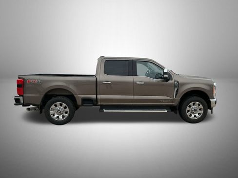 Used 2023 Ford F250 Lariat w/ Tow Technology Package AWD/4WD image 4
