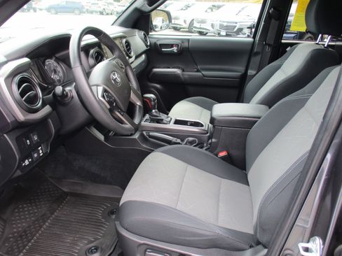 Used 2023 Toyota Tacoma TRD Sport w/ Advanced Technology Package AWD/4WD image 12