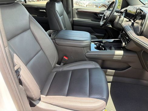 Used 2025 Chevrolet Tahoe LT AWD/4WD image 13