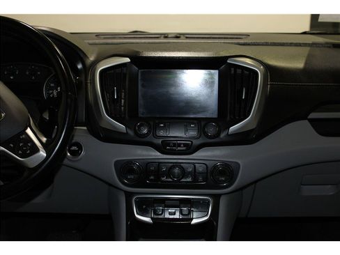 Used 2023 GMC Terrain SLT image 15