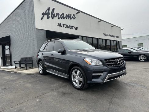 Used 2015 Mercedes-Benz ML 400 4MATIC w/ Parking Assist Package image 1