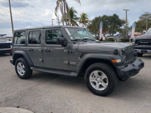 Used 2018 Jeep Wrangler Unlimited Sport S image 2